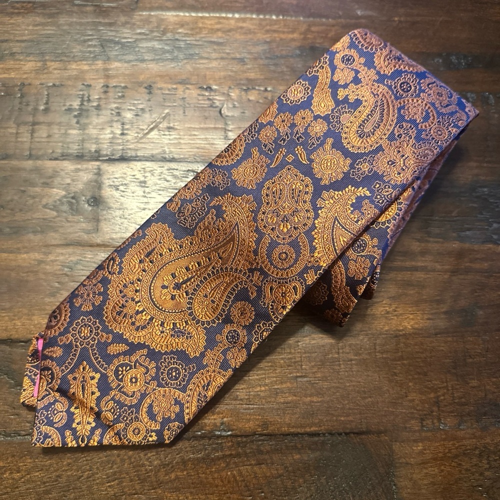 Vintage Silk Isaac Mizrahi Paisley Tie in Orange and Purple.